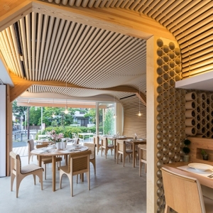 东京集合餐厅&住宅的木质结构建筑