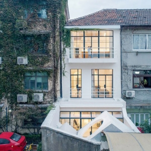 上海70年老房改造白色之家